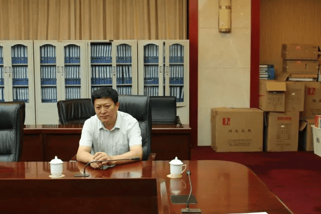 上河东村委会领导团队新貌，村庄焕发新生机标题建议，上河东村委会新领导团队引领下的村庄新貌