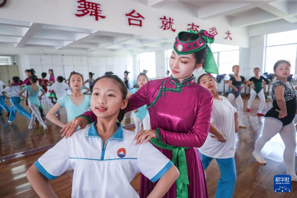 阜新蒙古族自治县小学最新动态报道